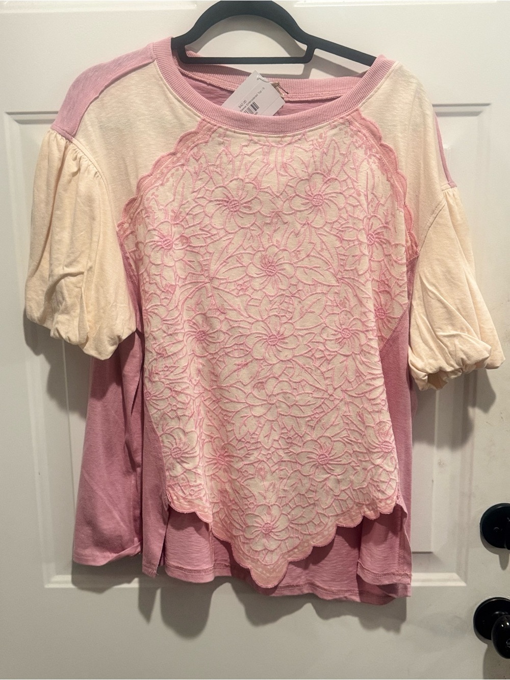 easel Pink and Cream Floral Lace Puff Sleeve Raglan Top